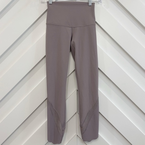 Lululemon Light Purple Scalloped Mesh Leg Leggings Size 2 - Picture 2 of 6
